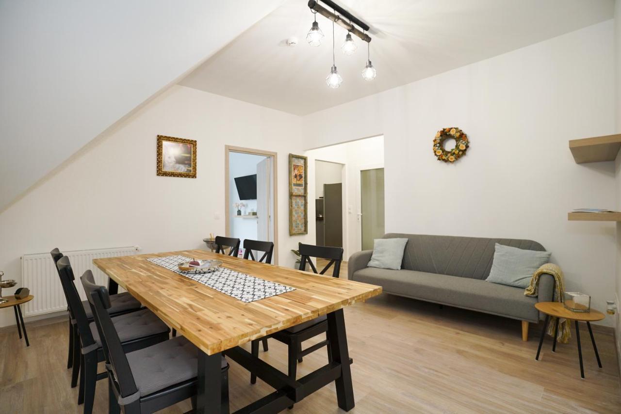 Koffer Apartman Eger Eksteriør bilde